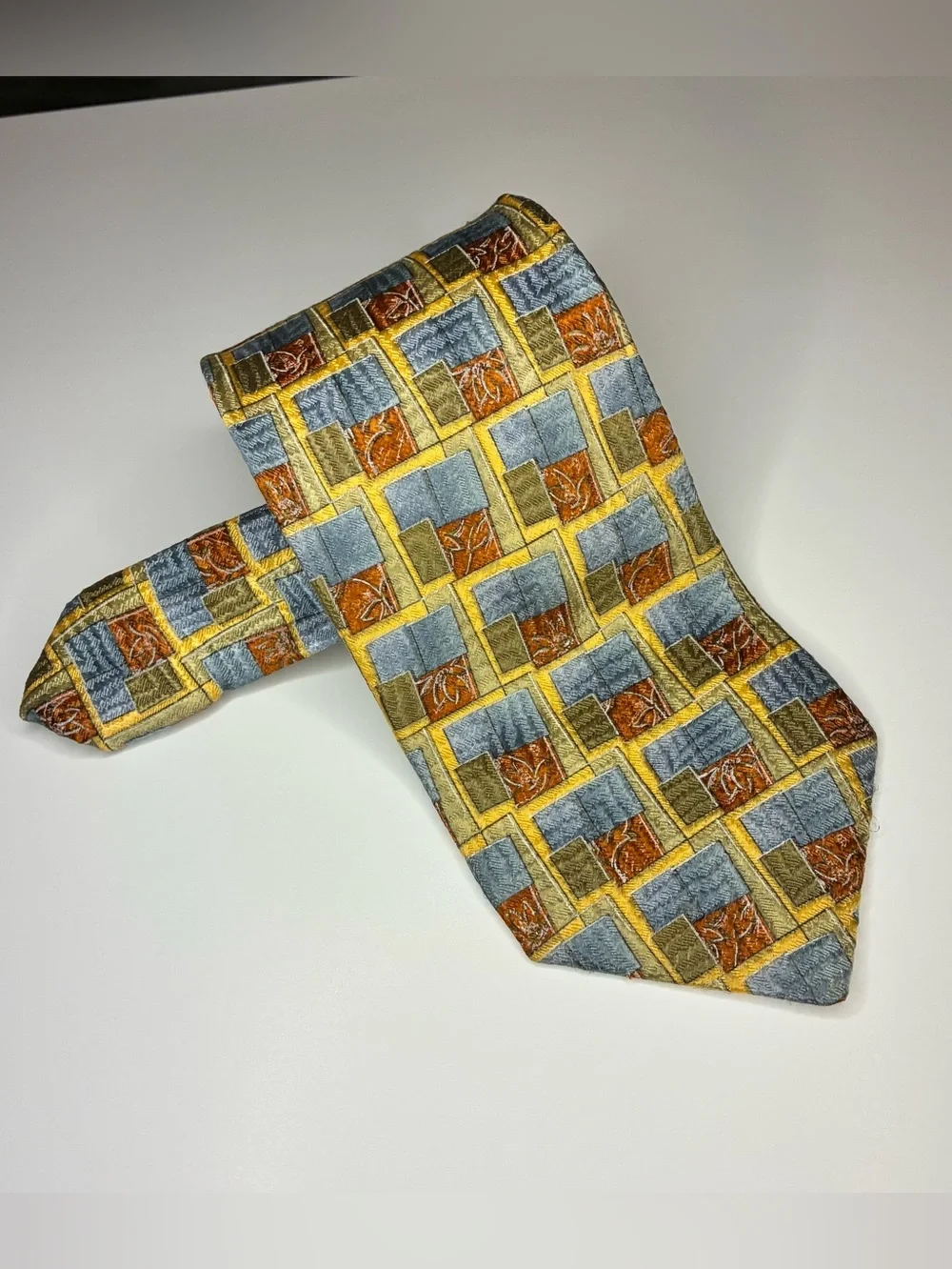 ERMENEGILDO ZEGNA 100% SILK TIE-Made in ITALY- Geometric Block Print design  59”